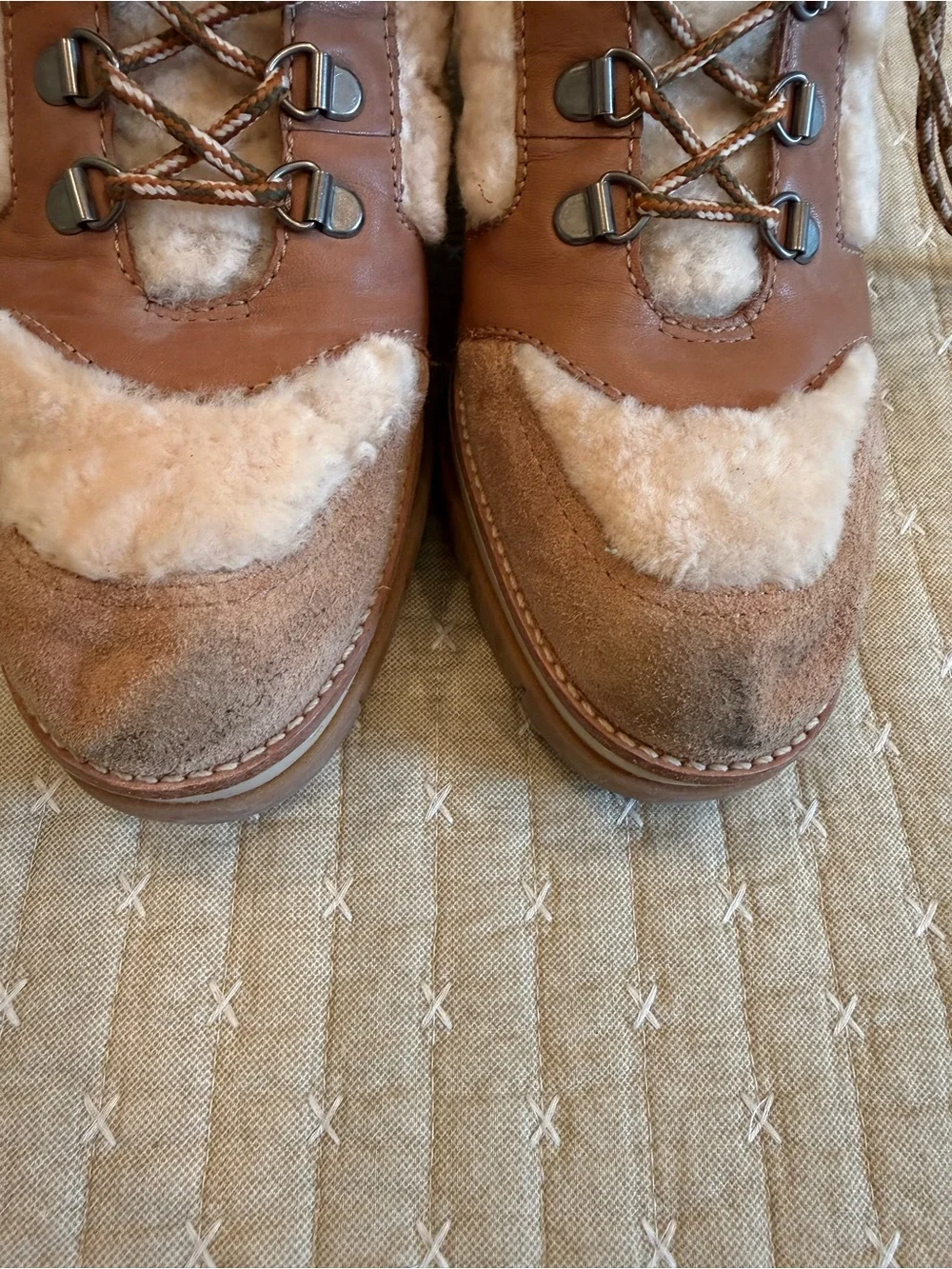 Women’s Shearling-Lined Lace-Up Hiker Boots in Brown